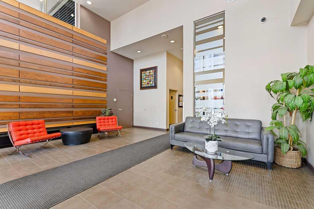 55 Spruce Place SW 2202