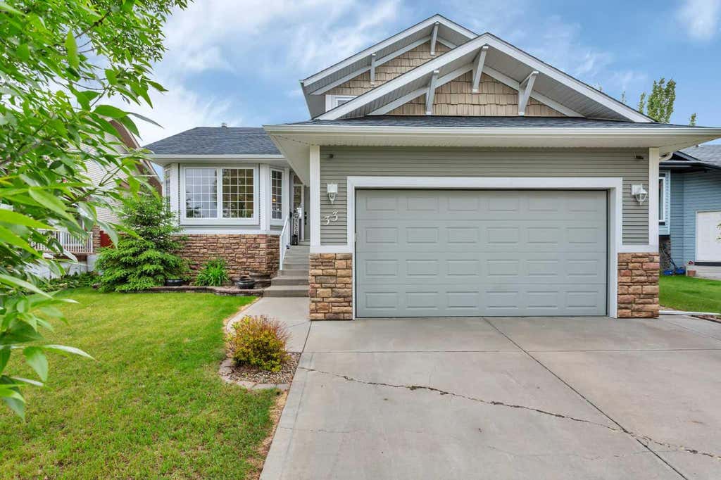 Photo of 33 Walker Boulevard, Red Deer, AB T4L 7E4 (MLS # A2320008)