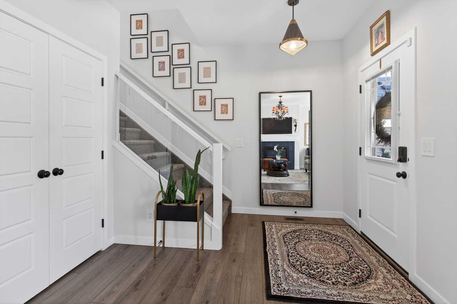 825 Reynolds Manor SW