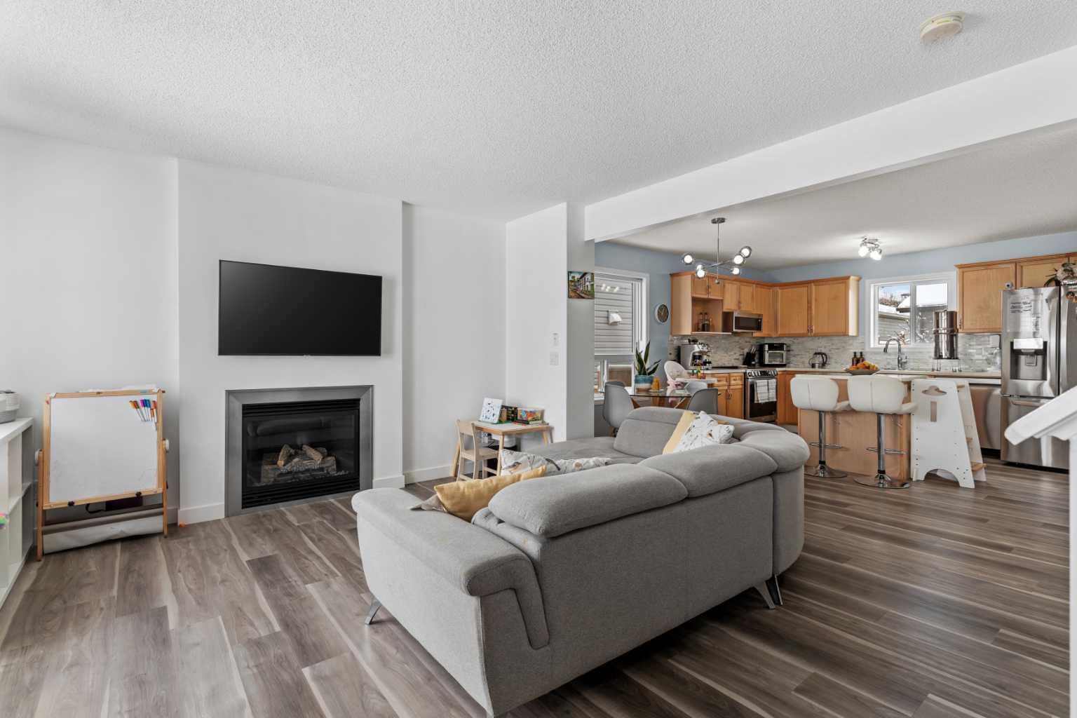 219 Silverado Plains Close SW