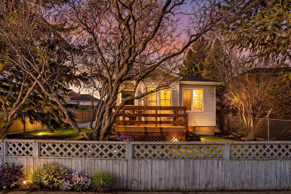 Photo of 231 11A Street NE, Calgary, AB T2E 4P1 (MLS # A2301064)