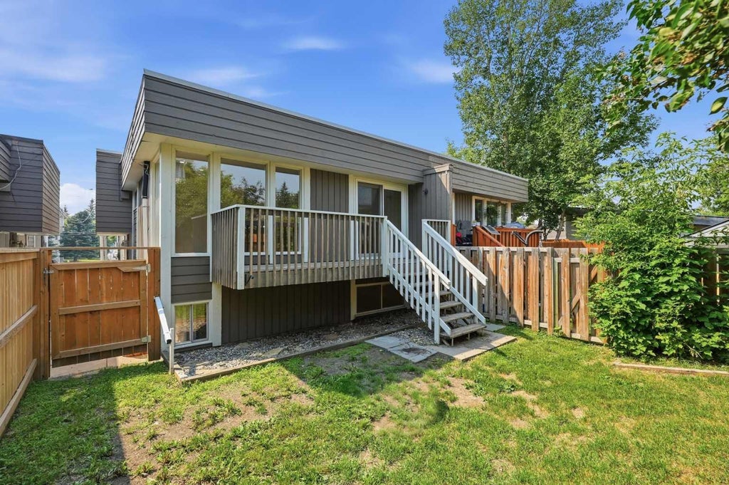 Photo of 126 McRae Street #4, Okotoks, AB T1S 1J4 (MLS # A2333771)