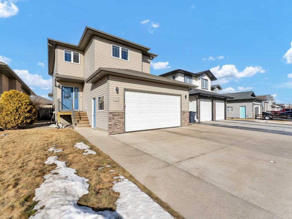 Photo of 229 Somerset Road SE, Medicine Hat, AB T1B 0G8 (MLS # A2288940)