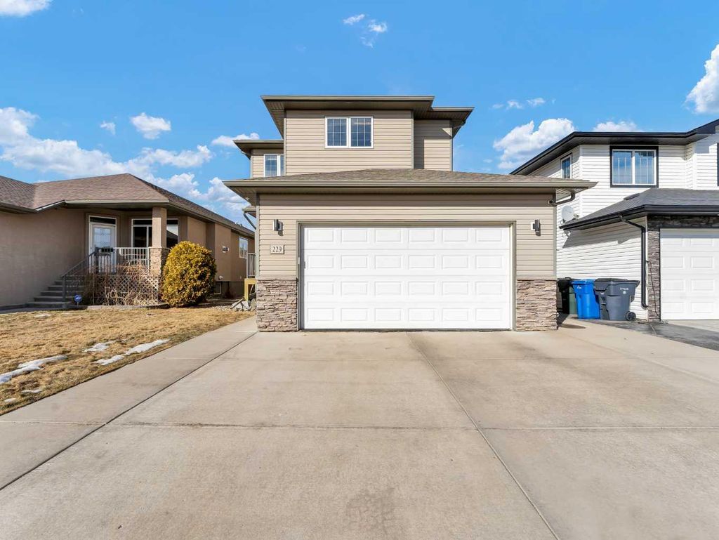 Photo of 229 Somerset Road SE, Medicine Hat, AB T1B 0G8 (MLS # A2288940)
