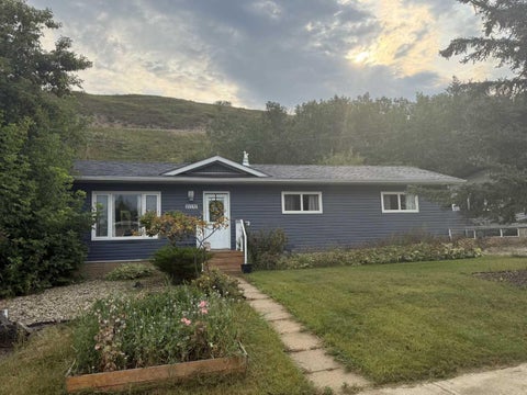 Photo of 10337 110 Avenue, Peace River, AB T8S 1K5 (MLS # A2341135)