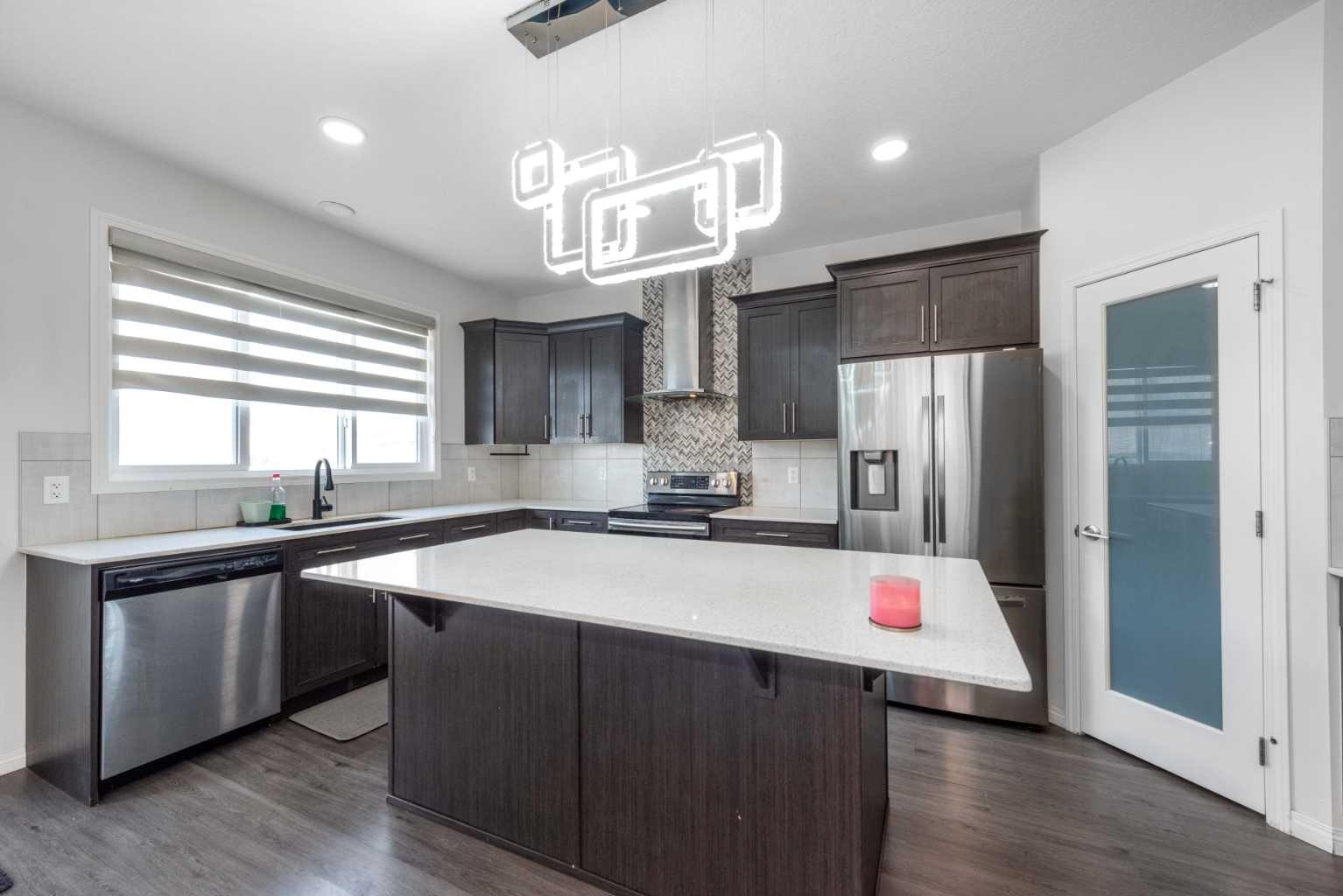 232 Cornergate Row NE