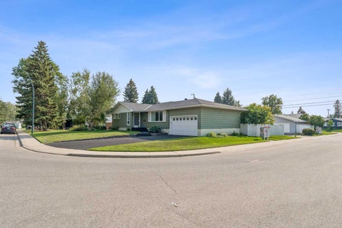 Photo of 10719 Mapleshire Crescent SE, Calgary, AB T2J 1Z1 (MLS # A2340498)