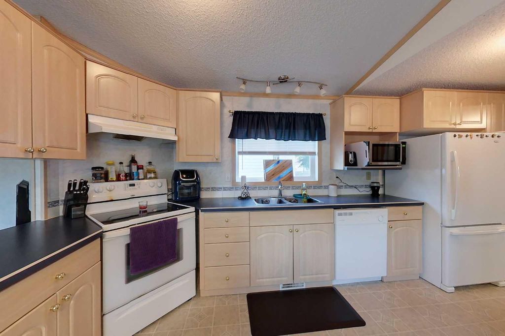 Photo of 516 4 Street NW, Slave Lake, AB T0G 2A1 (MLS # A2292060)