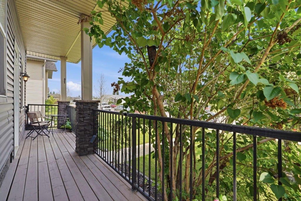Photo of 104 Oak Drive, Red Deer, AB T4P 0C8 (MLS # A2325504)