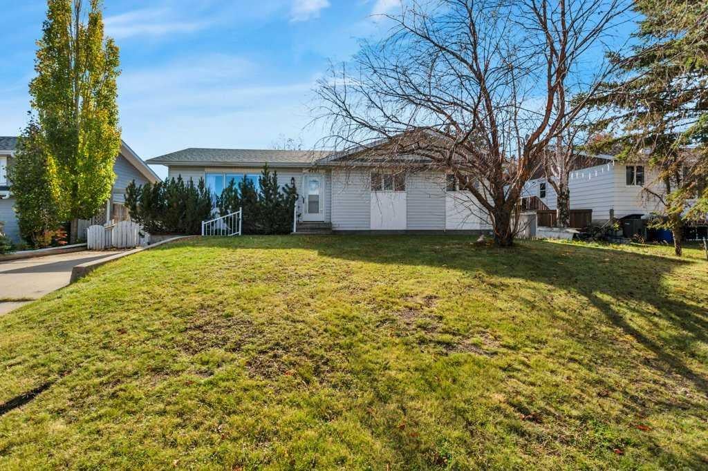 Photo of 4701 57 Avenue, Rimbey, AB T0C 2J0 (MLS # A2353121)