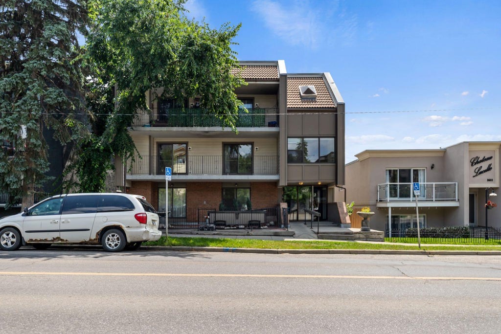 Photo of 1607 26 Avenue SW #4, Calgary, AB T2T 1C7 (MLS # A2332228)