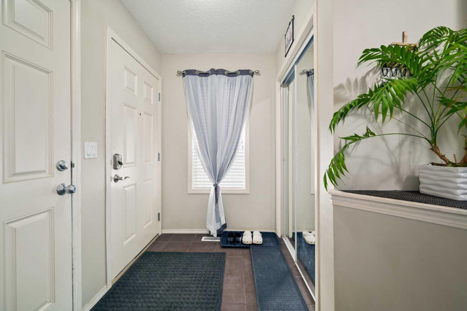 20 Bridlecrest Court SW