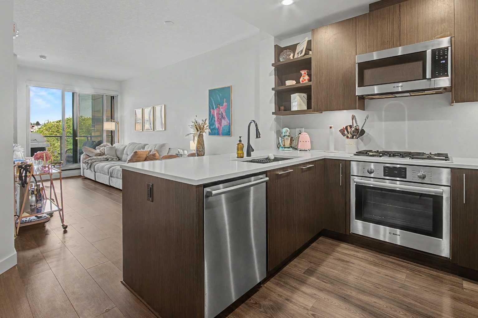 88 9 Street NE 422