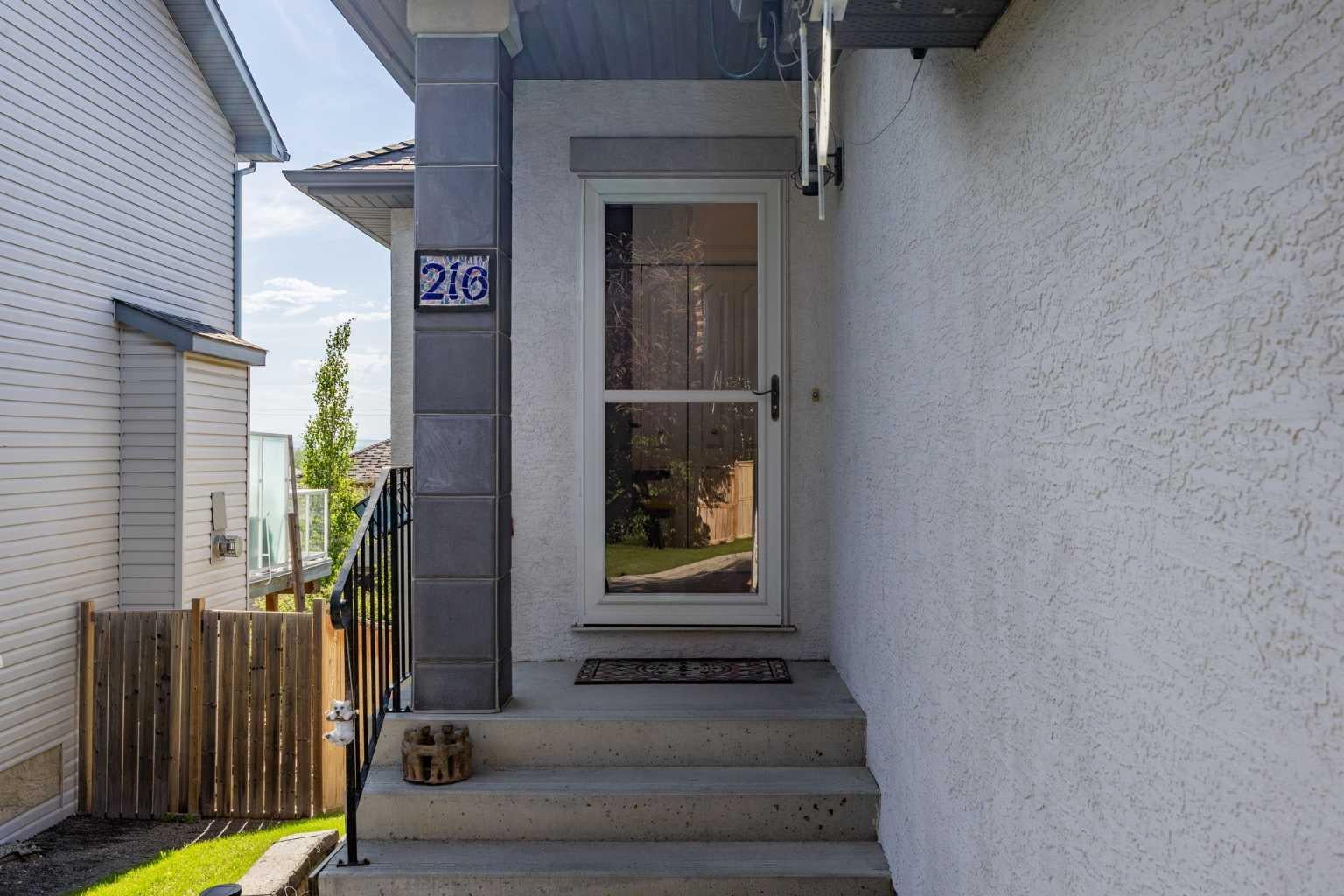 216 Tuscany Ridge View NW