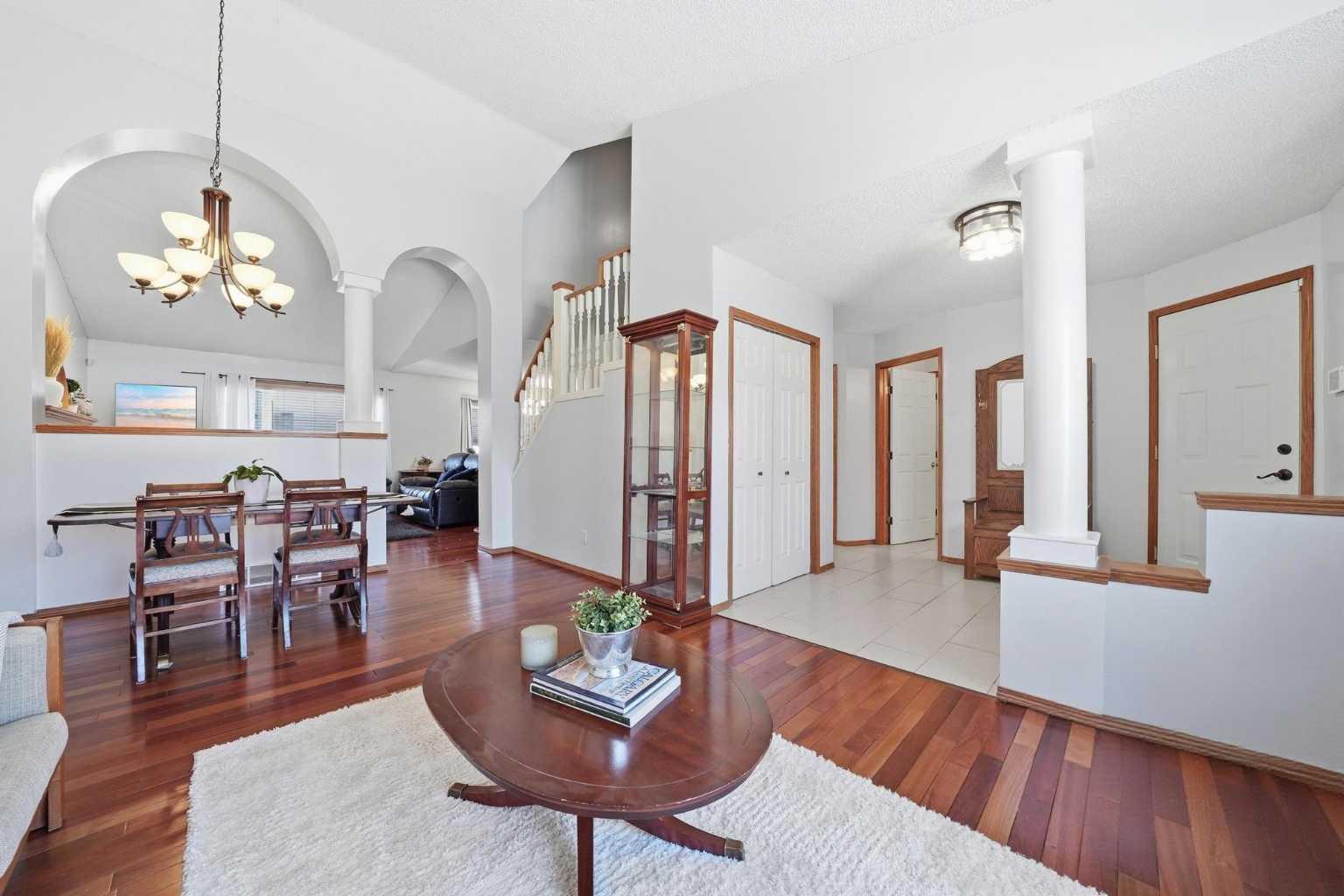 263 Coral Keys Drive NE