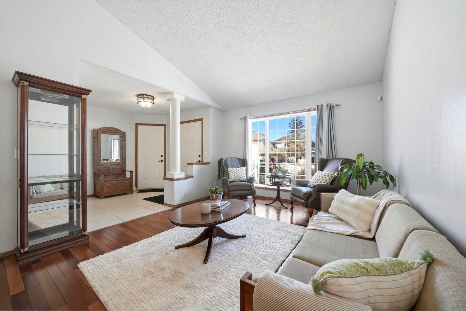 263 Coral Keys Drive NE