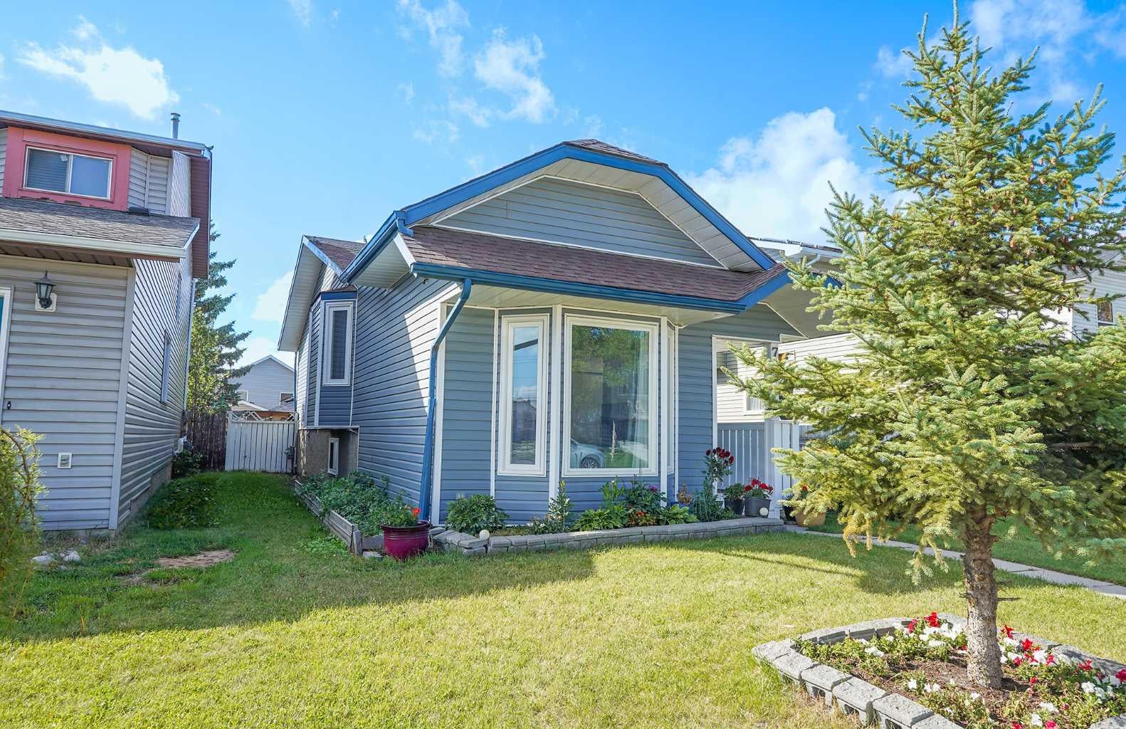 72 Martindale Close NE