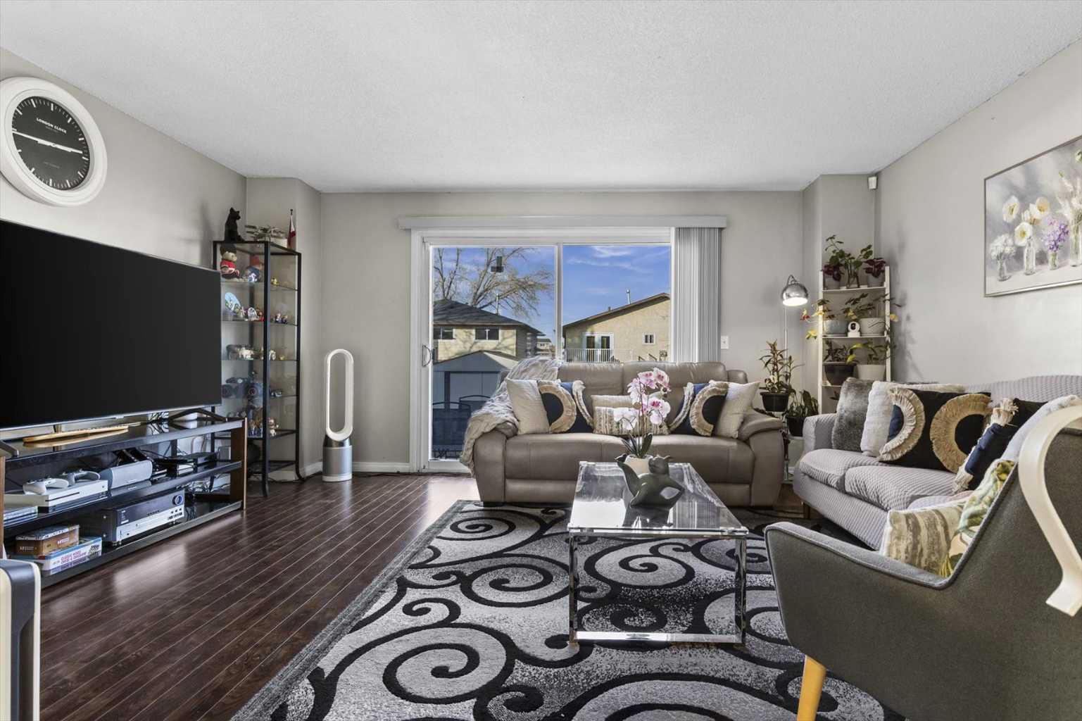 78 Templeson Crescent NE