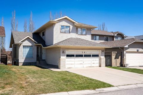 Photo of 16 Macewan Ridge View NW, Calgary, AB T3K 3W2 (MLS # A2305680)