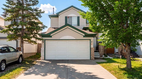Photo of 35 Martin Crossing Park NE, Calgary, AB T3J 3N6 (MLS # A2333208)