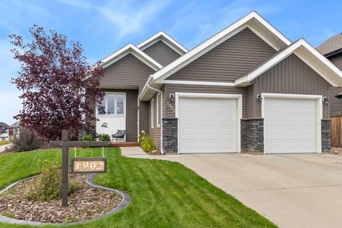Photo of 1902 61 Avenue, Lloydminster, AB T9V 3P6 (MLS # A2343802)