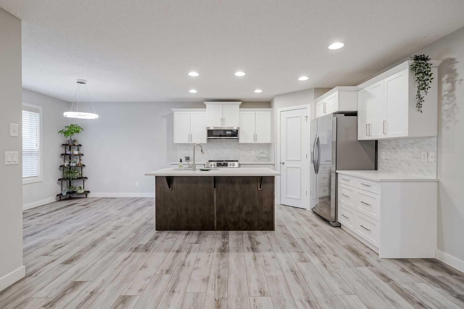218 Cranwell Bay SE