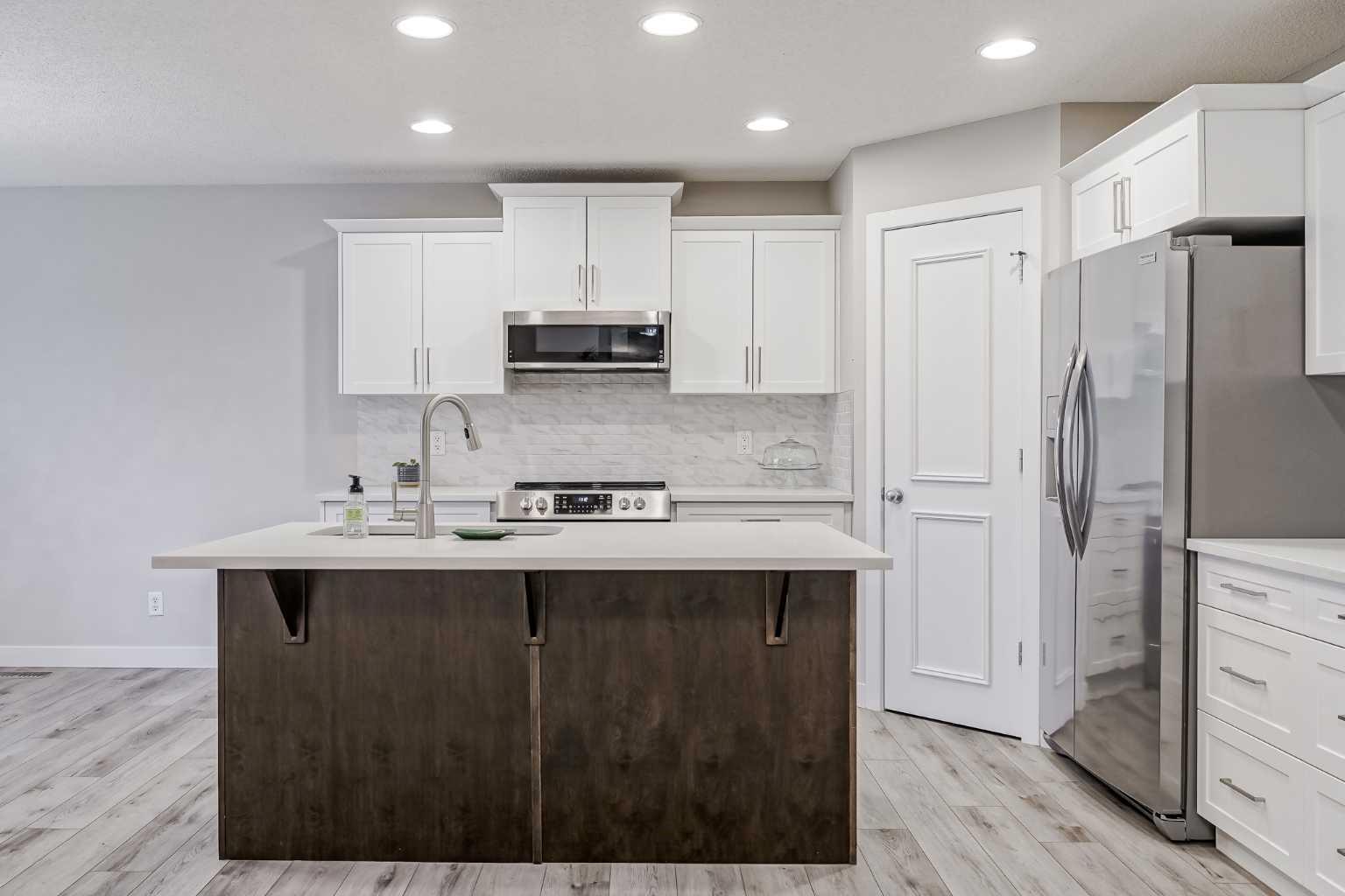 218 Cranwell Bay SE