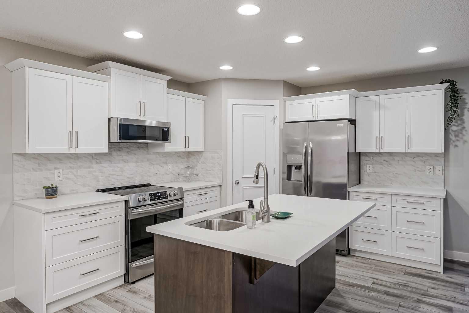 218 Cranwell Bay SE