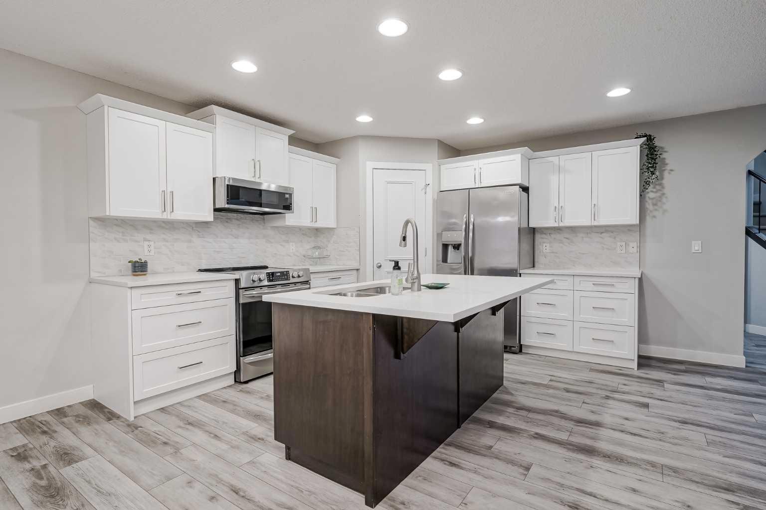 218 Cranwell Bay SE