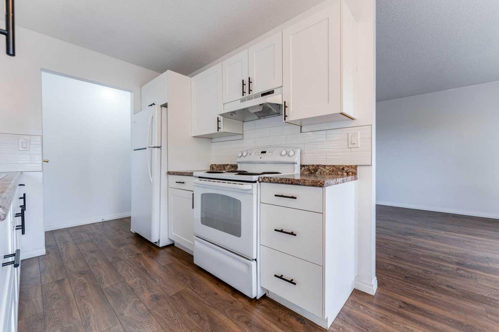 Photo of 2906 Doverville Crescent SE, Calgary, AB T2B 1T0 (MLS # A2337441)