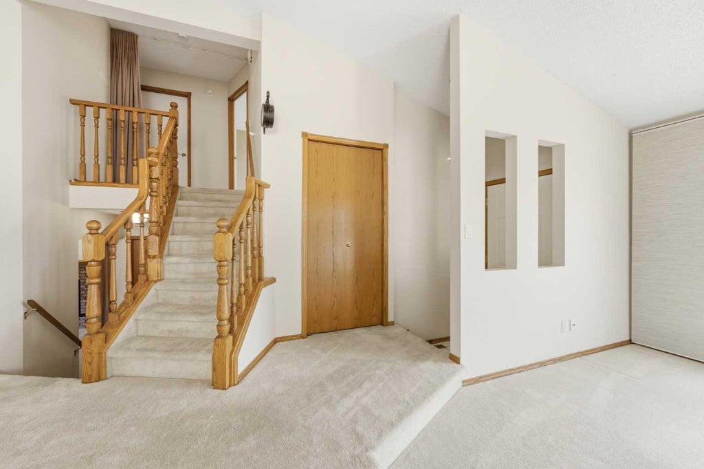 Photo of 141 Woodbrook Road SW, Calgary, AB T2W 6C6 (MLS # A2352120)