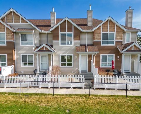 Photo of 161 Tuscany Court NW, Calgary, AB T3L 2Y9 (MLS # A2316343)