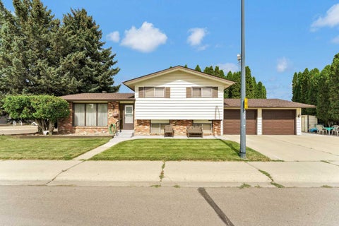 Photo of 2702 24 Street SE, Medicine Hat, AB T1B 1E7 (MLS # A2343268)