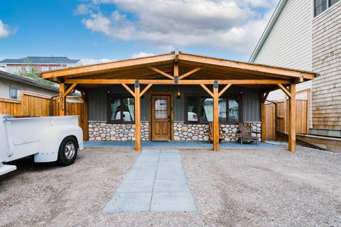 Photo of 5025 47 Street, Sylvan Lake, AB T4S 1C5 (MLS # A2345370)