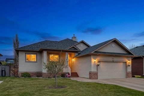 Photo of 207 Strathmore Lakes Bend, Strathmore, AB T1P 1Y9 (MLS # A2298627)
