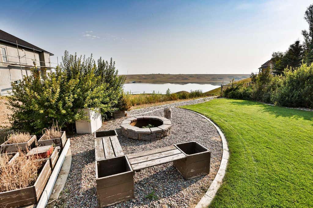 Photo of 68 white pelican Way, Rural Vulcan County, AB T2L 2B0 (MLS # A2338854)