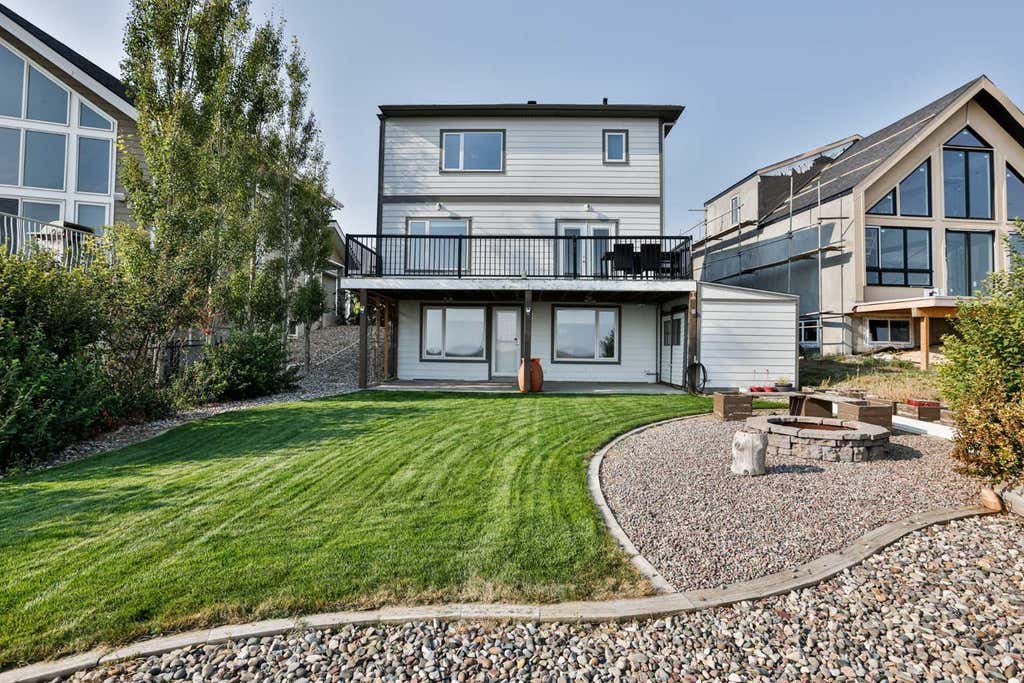 Photo of 68 white pelican Way, Rural Vulcan County, AB T2L 2B0 (MLS # A2338854)