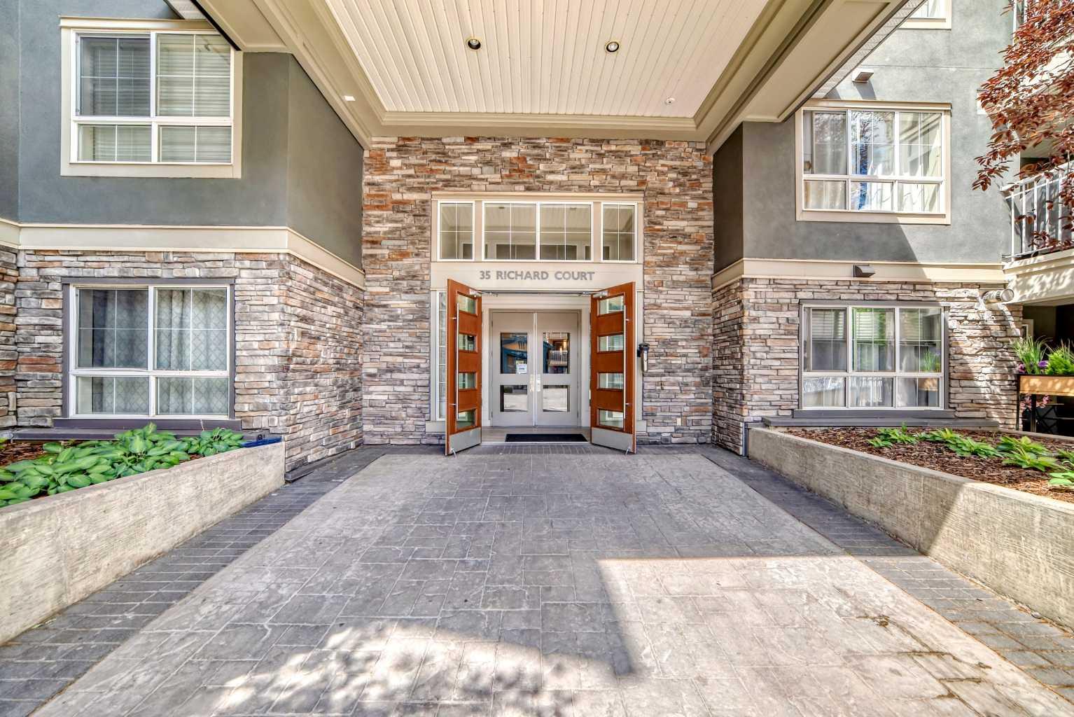 35 Richard Court SW 440