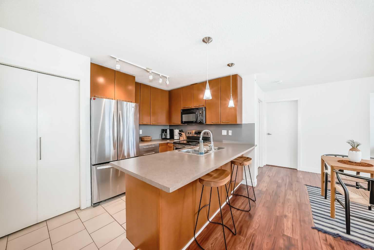 35 Richard Court SW 440