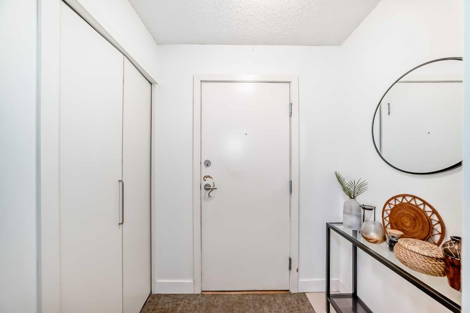 35 Richard Court SW 440
