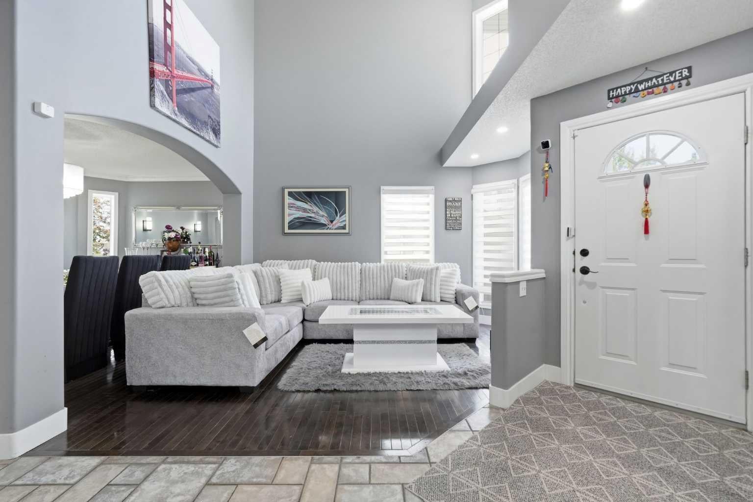 135 Millview Gardens SW