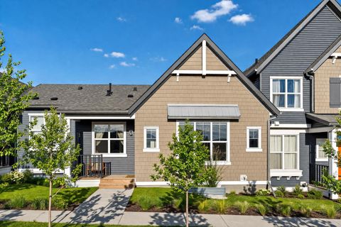 71 Lucas Street NW 9 Calgary AB T3P 1S3