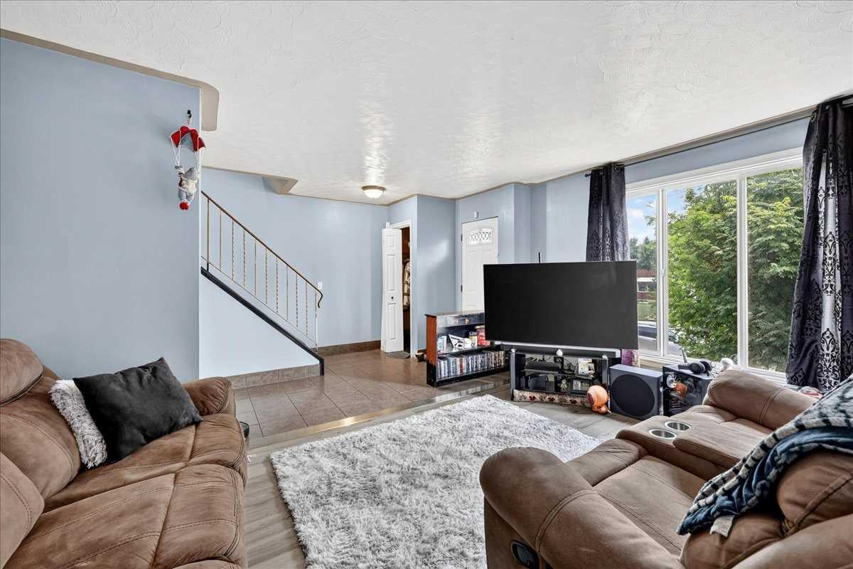 219 Penworth Drive SE