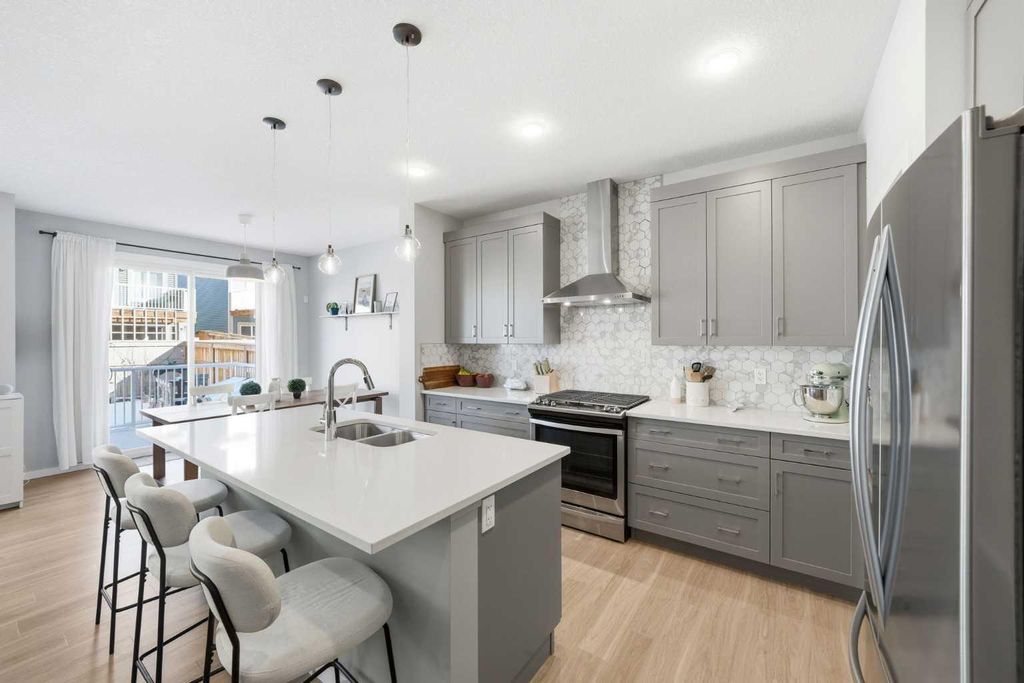 Photo of 320 Sundown View, Cochrane, AB T4C 2R2 (MLS # A2292177)