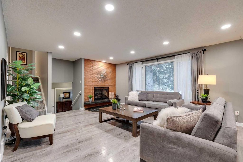 Photo of 4023 Varmoor Road NW, Calgary, AB T3A 0B1 (MLS # A2310473)