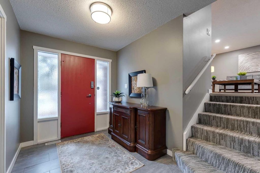 Photo of 4023 Varmoor Road NW, Calgary, AB T3A 0B1 (MLS # A2310473)