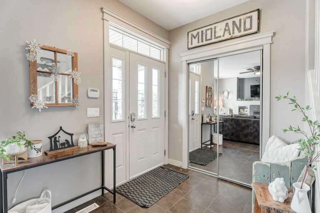 1326 Ravenswood Drive SE