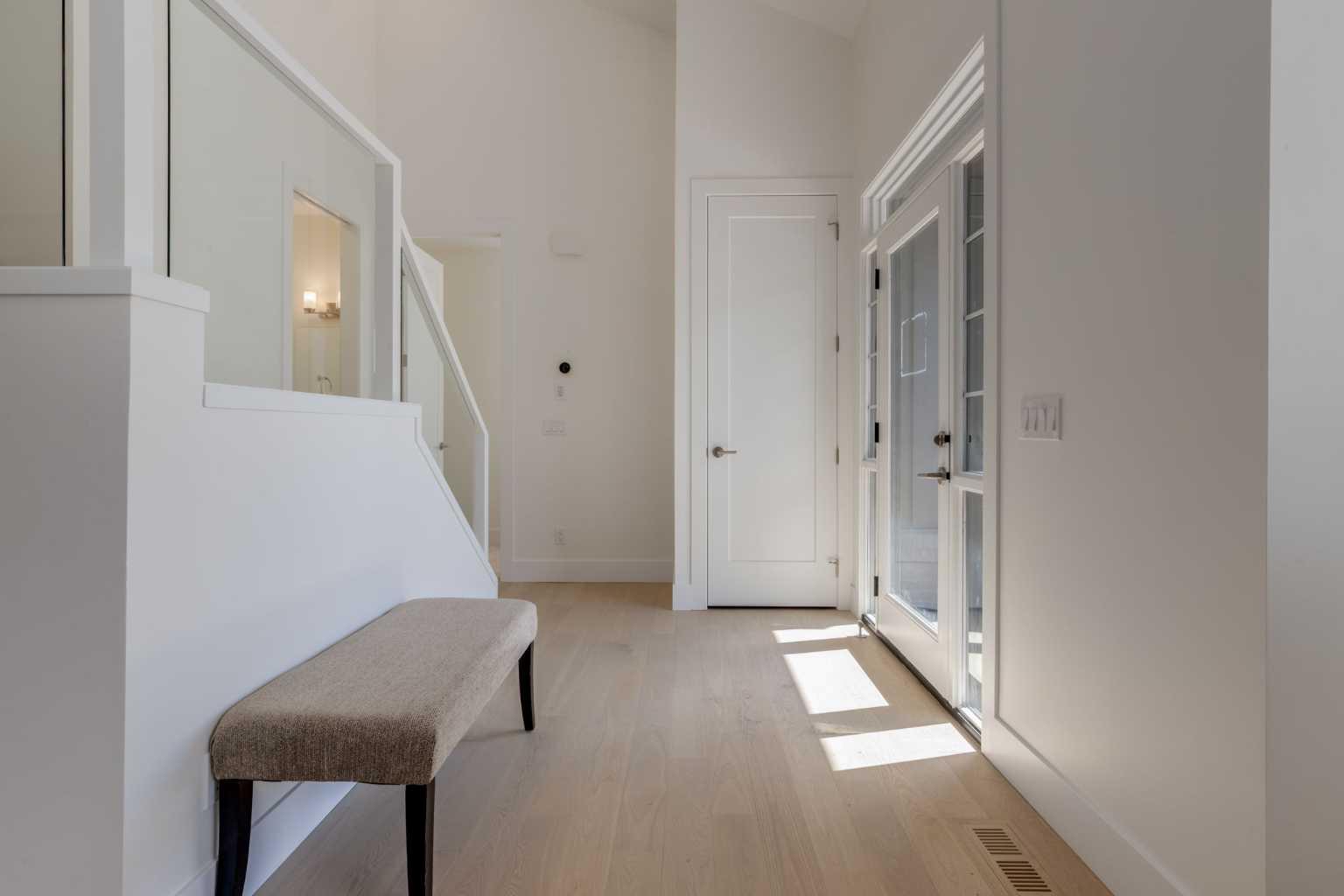 90 Treeline Gardens SW