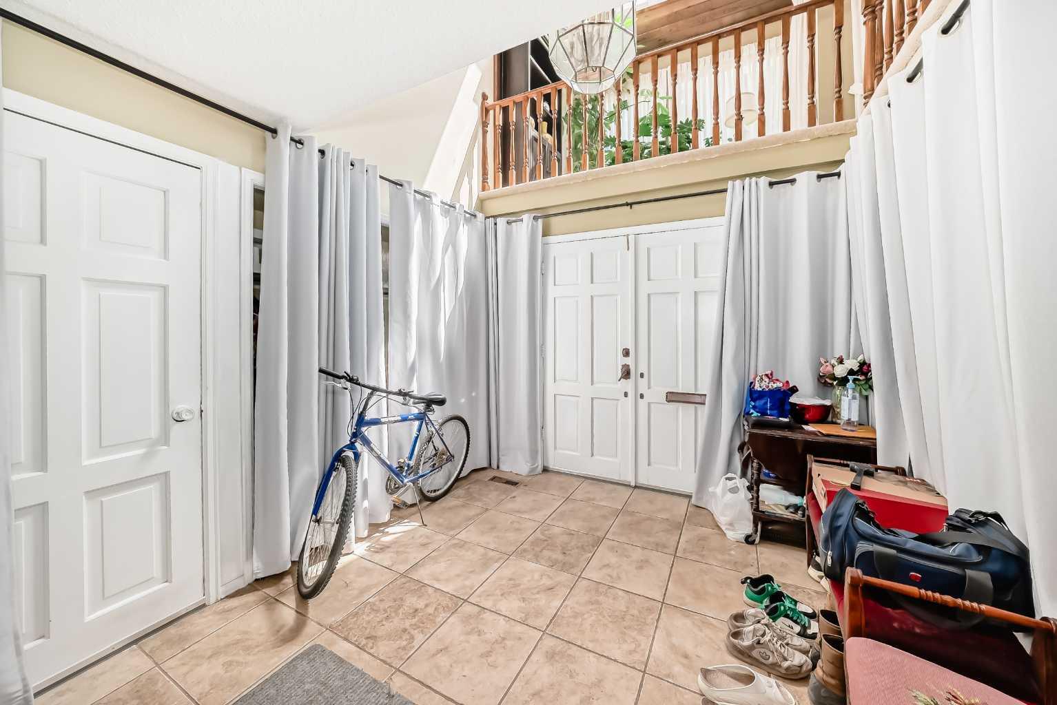 156 Edgehill Close NW