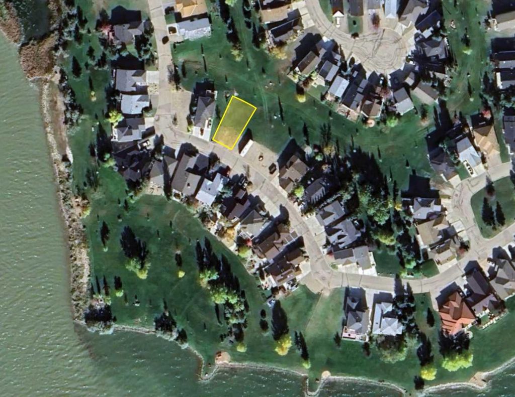 Photo of 57 White Pelican Way, Lake Newell Resort, AB T1R 0X5 (MLS # A2289794)